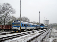 954.217 �ekaj�c� na poledn� rychl�k a 954.219 �ekaj�c� na odjezd do �ihle 18.4.2017
